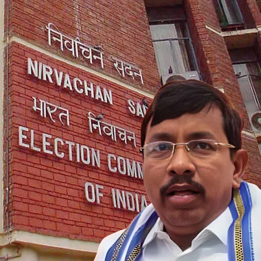 ECI filed a FIR against TMC candidate Pabitra Kar after BJP leader Suvendu Adhikari\\\\\\\'s allegation of