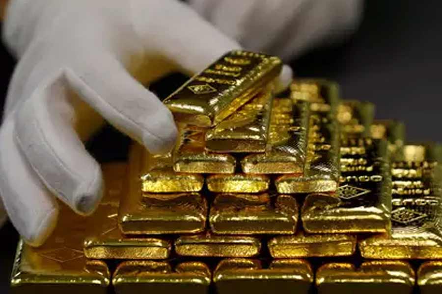 Why does France pull out all its gold from US Federal Reserve