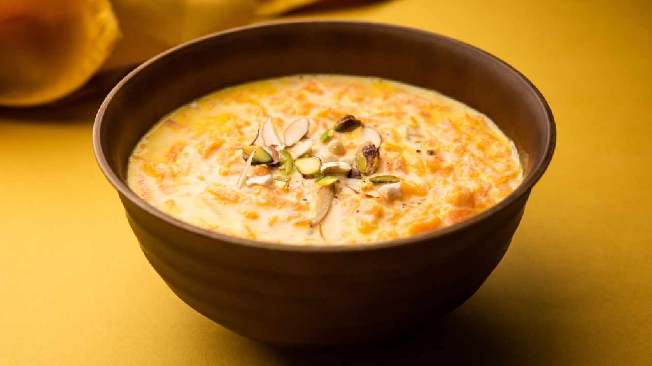 পায়েসে টক-মিষ্টি ‘টুইস্ট’।