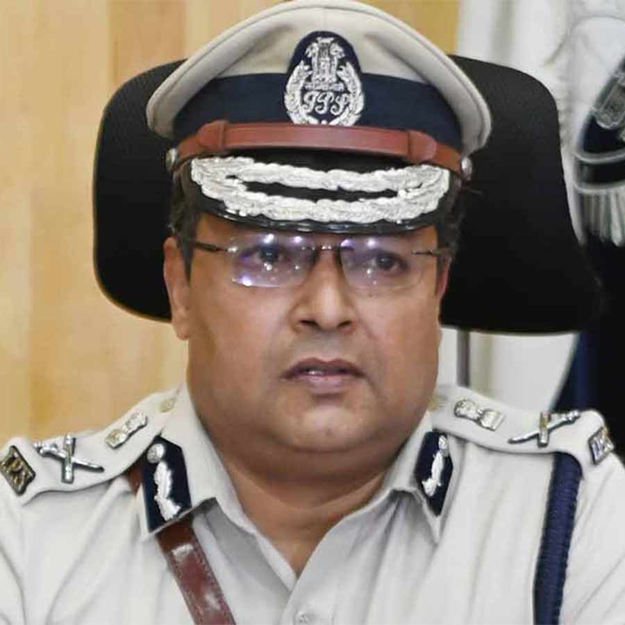 Police inspectors and sub- inspectors have been removed from Election duty by the election commission dgtl