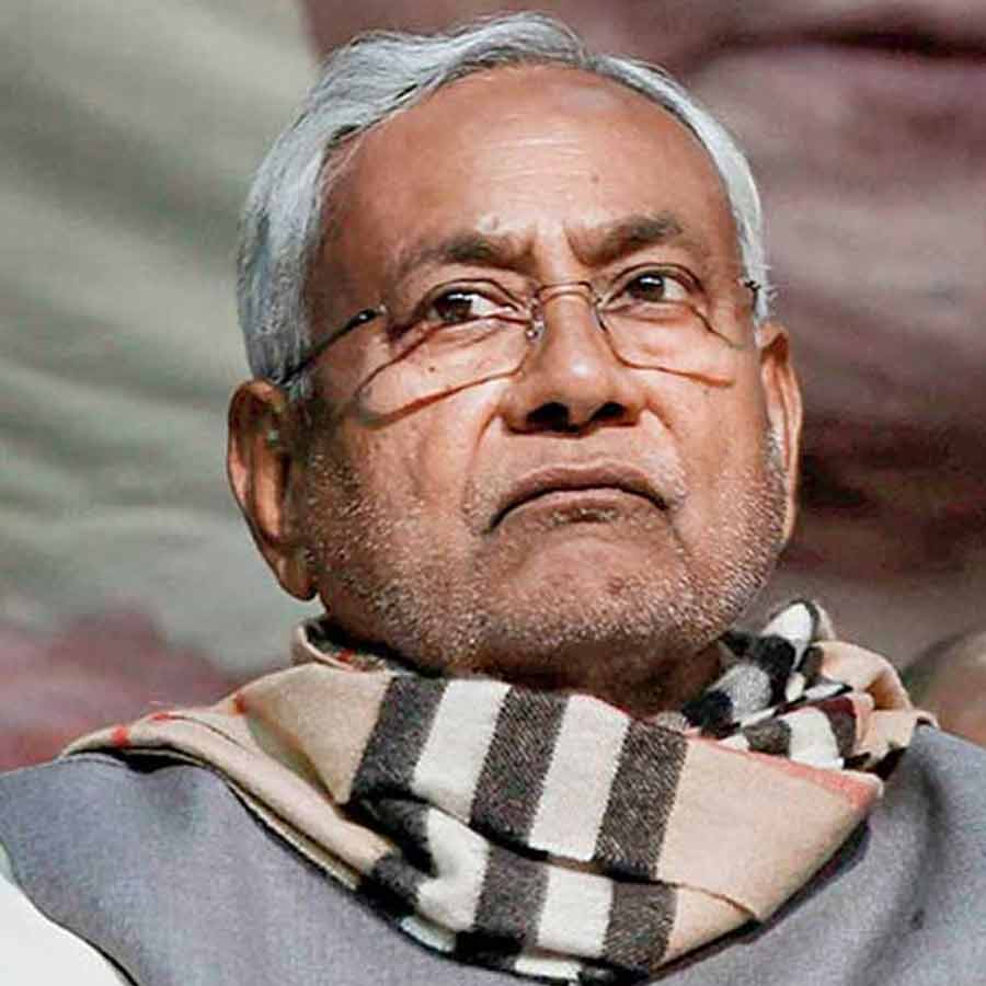 যদিও কোন আইপিএস কর্তার বদান্যতায় বিহারের অপহরণ এবং মুক্তিপণের এত রমরমা হয়েছিল, তা প্রকাশ করেননি প্রাক্তন পুলিশকর্তা। গুপ্তেশ্বর শুধু দাবি করেছেন, ওই আইপিএস কর্তা অন্ধ্রপ্রদেশ ক্যাডারের এবং সে সময় বিহারে ডেপুটেশনে ছিলেন।