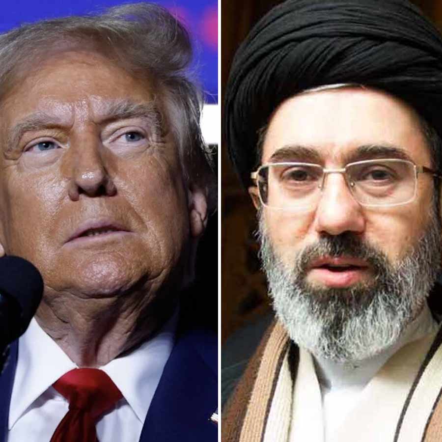 (বাঁ দিক থেকে) মার্কিন প্রেসিডেন্ট ডোনাল্ড ট্রাম্প, পাক প্রধানমন্ত্রী শাহবাজ় শরিফ, ইরানের সর্বোচ্চ নেতা মোজতবা খামেনেই।