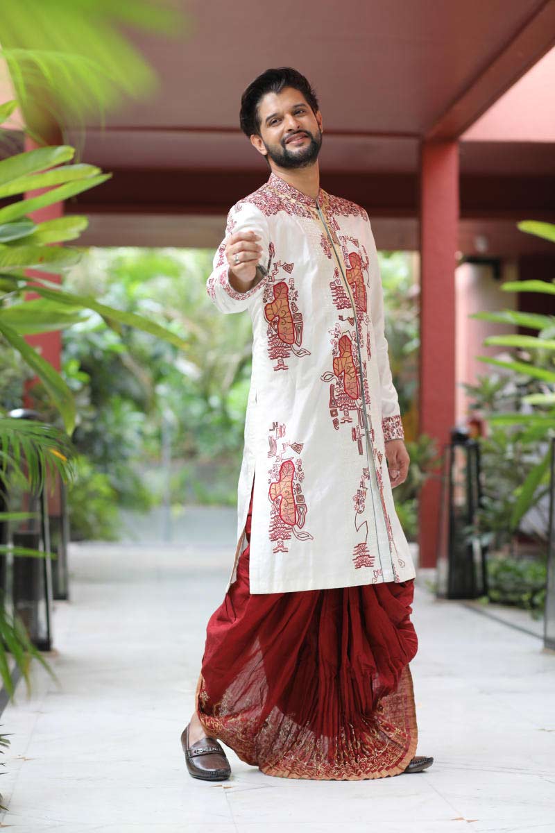 নীল ভট্টাচার্য।