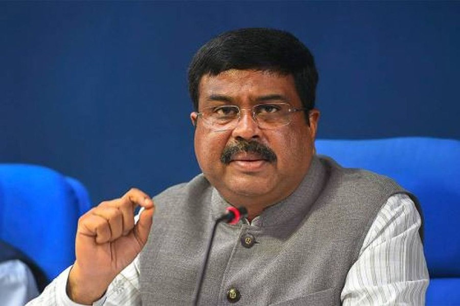 Why does Union Education Minister Dharmendra Pradhan propose to replace GMT with Mahakal Standard Time