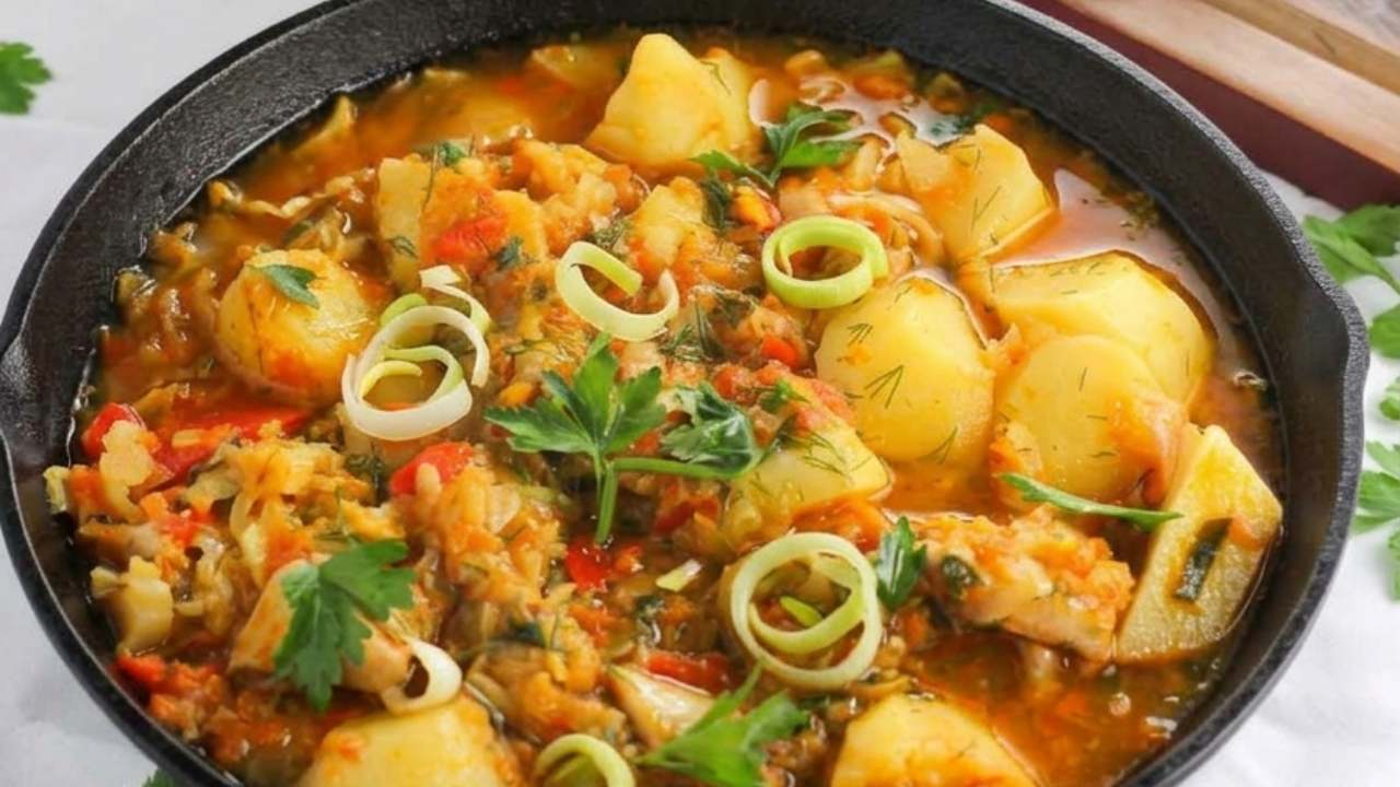 সব্জির স্ট্যু বানানোর রেসিপি শিখে নিন।