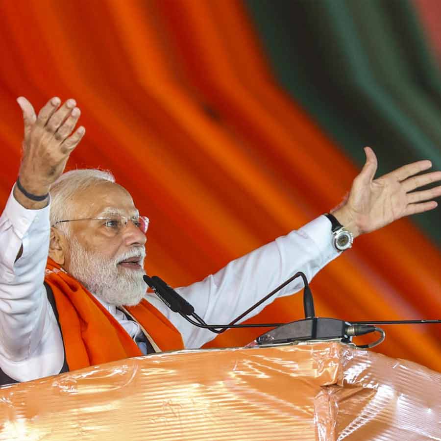 নির্বাচনী জনসভায় প্রধানমন্ত্রী নরেন্দ্র মোদী।