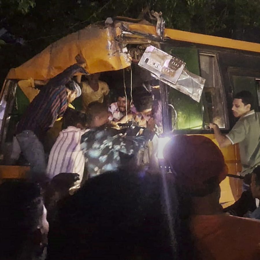 বিহারের কাটিহারের কোধা ব্লকে ৩১ নম্বর জাতীয় সড়কে বাস, ট্রাক এবং পিক আপ ভ্যানের সংঘর্ষ হয়।