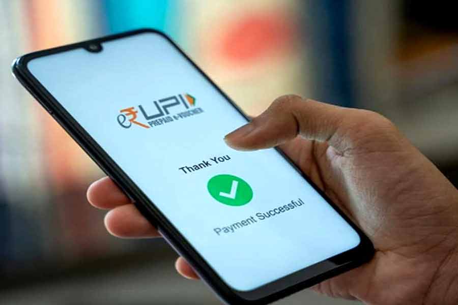 Why does RBI propose to introduce a one-hour delay for above Rs 10000 payments through UPI