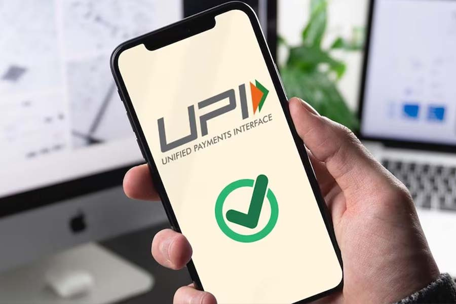 Why does RBI propose to introduce a one-hour delay for above Rs 10000 payments through UPI