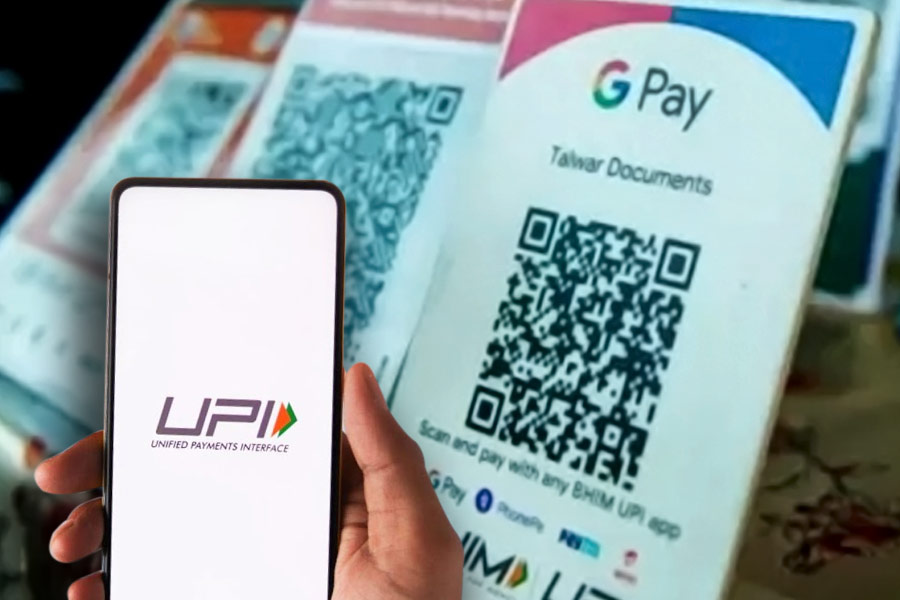 Why does RBI propose to introduce a one-hour delay for above Rs 10000 payments through UPI