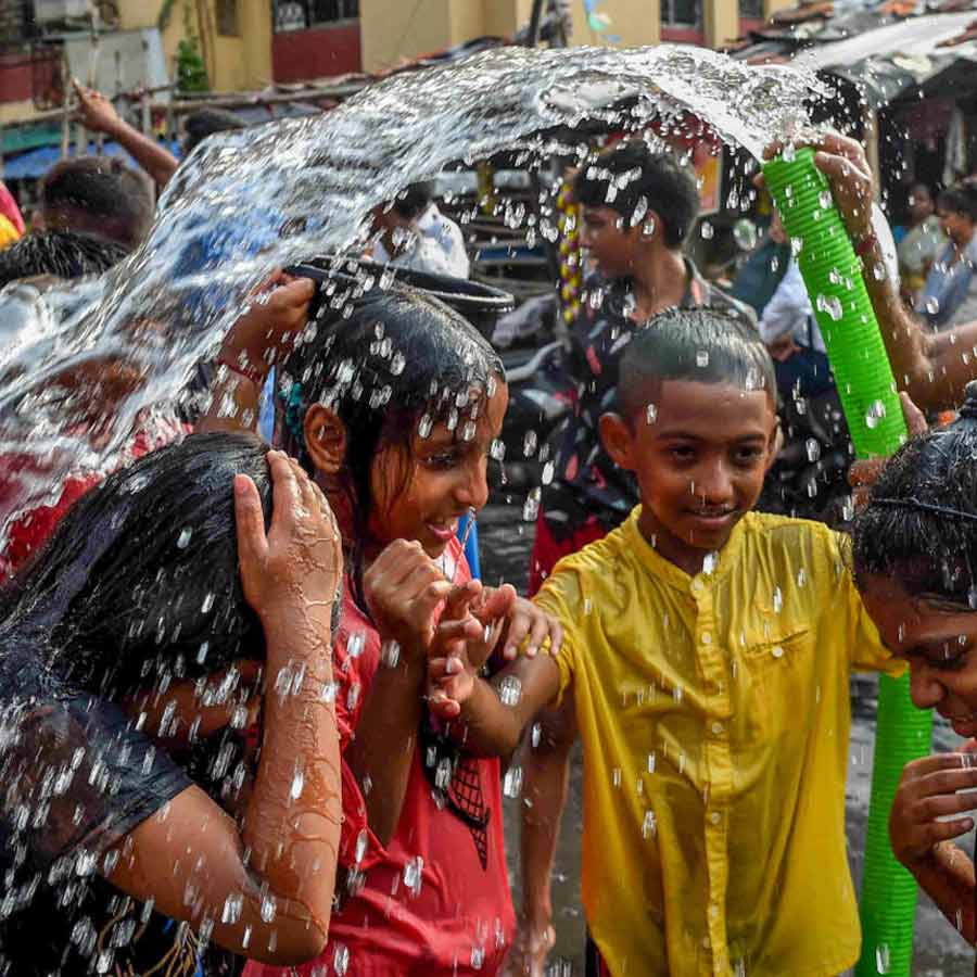 কলকাতা-সহ গোটা রাজ্য়ে সোমবার থেকে বাড়বে তাপমাত্রা।