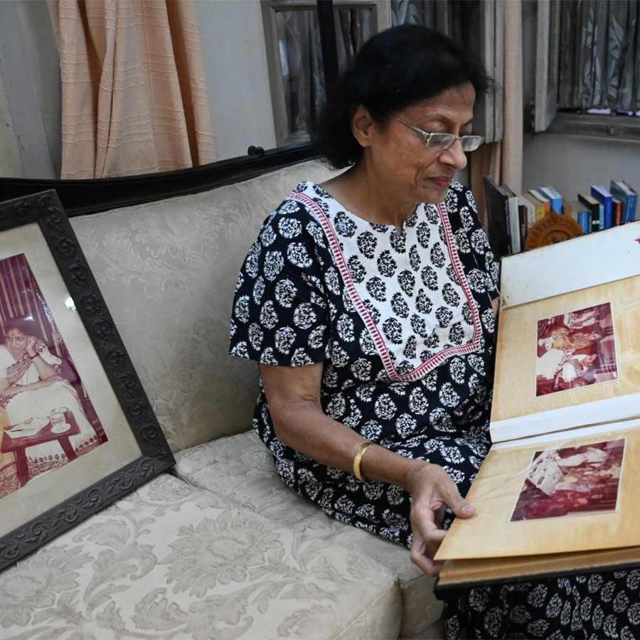 আশা ভোসলের স্মৃতিচারণায় সঙ্ঘমিত্রা গুপ্ত। রবিবার।