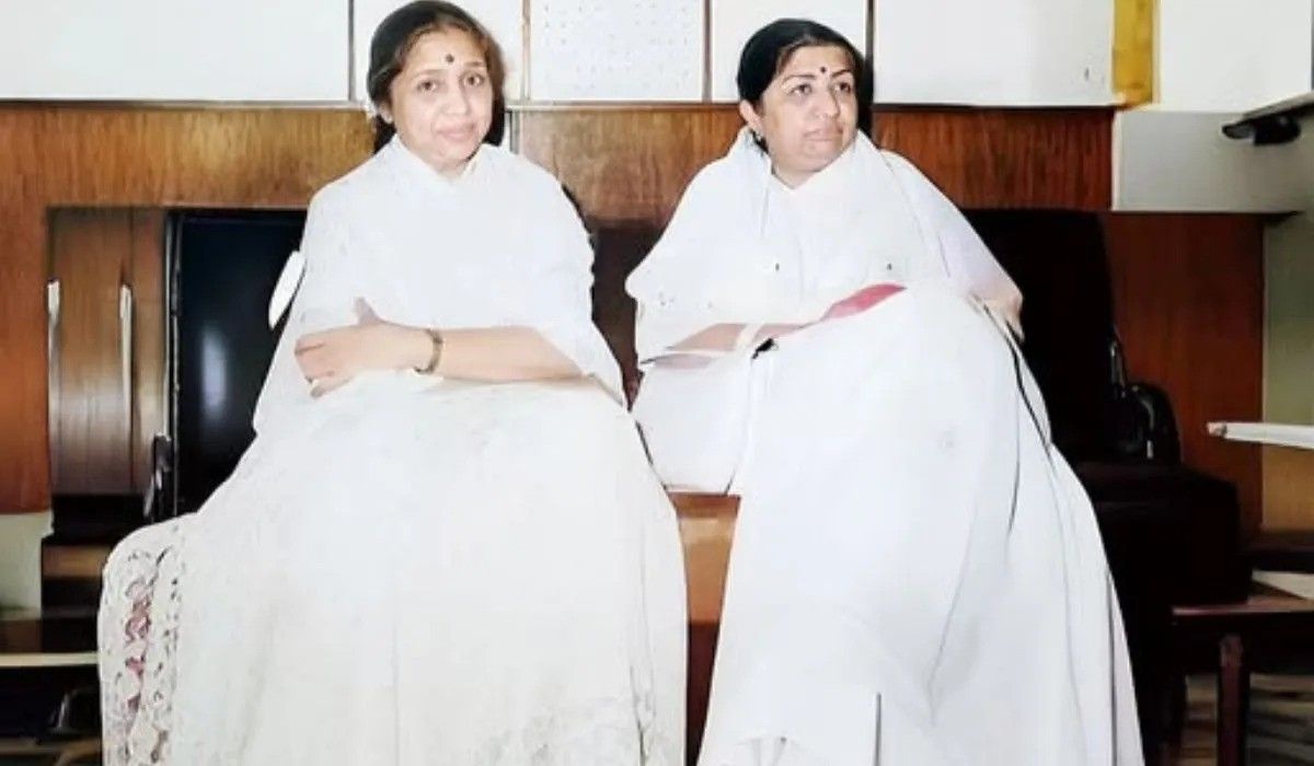Asha Bhosle and Lata Mangeshkar