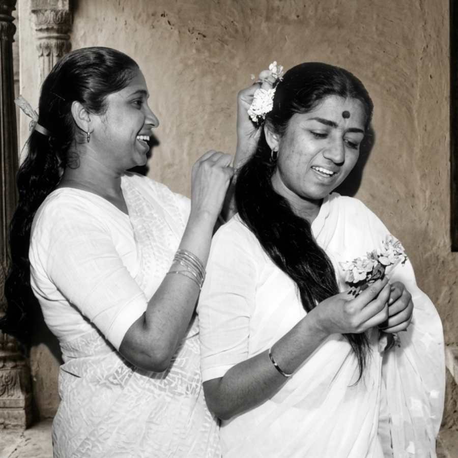 Asha Bhosle and Lata Mangeshkar