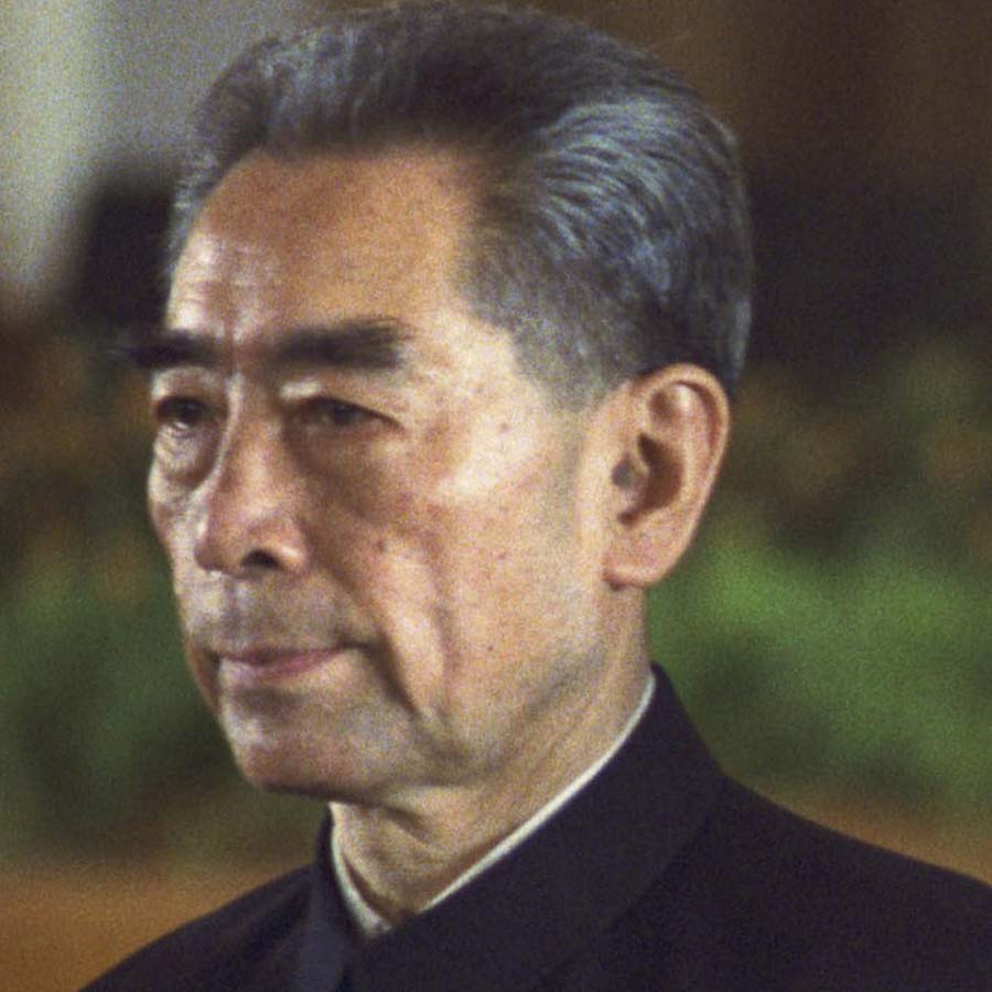 Why does Pakistan consistently act as mediator for various conflict-ridden countries, ranging from global powers like US China to Afghanistan Iran