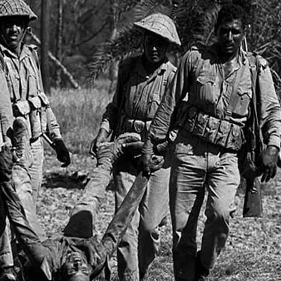 Why does Pakistan consistently act as mediator for various conflict-ridden countries, ranging from global powers like US China to Afghanistan Iran