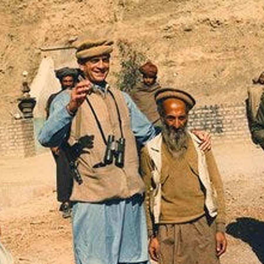 Why does Pakistan consistently act as mediator for various conflict-ridden countries, ranging from global powers like US China to Afghanistan Iran