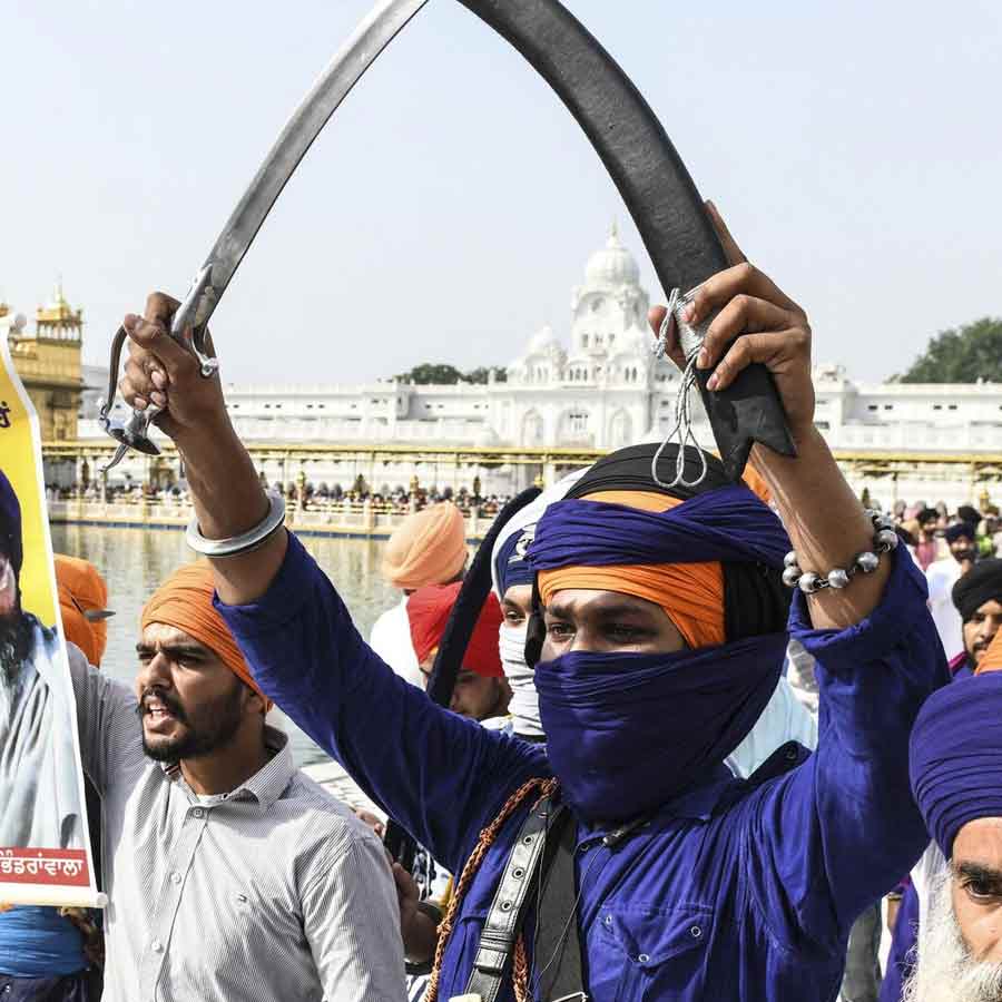 Why does Pakistan consistently act as mediator for various conflict-ridden countries, ranging from global powers like US China to Afghanistan Iran