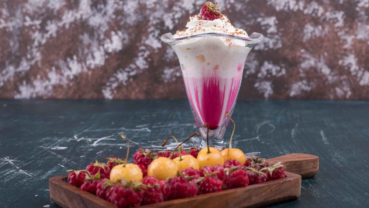 স্বাস্থ্যকর উপায়েও তৈরি করা যায় নানা স্বাদের ফ্রোজ়েন ডেজ়ার্ট।