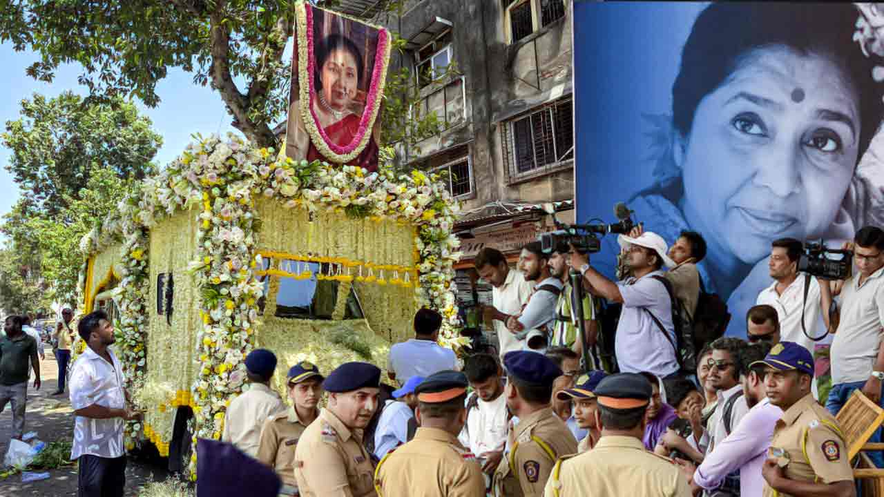 আশার শেষযাত্রায় ১০০০ পুলিশকর্মী!