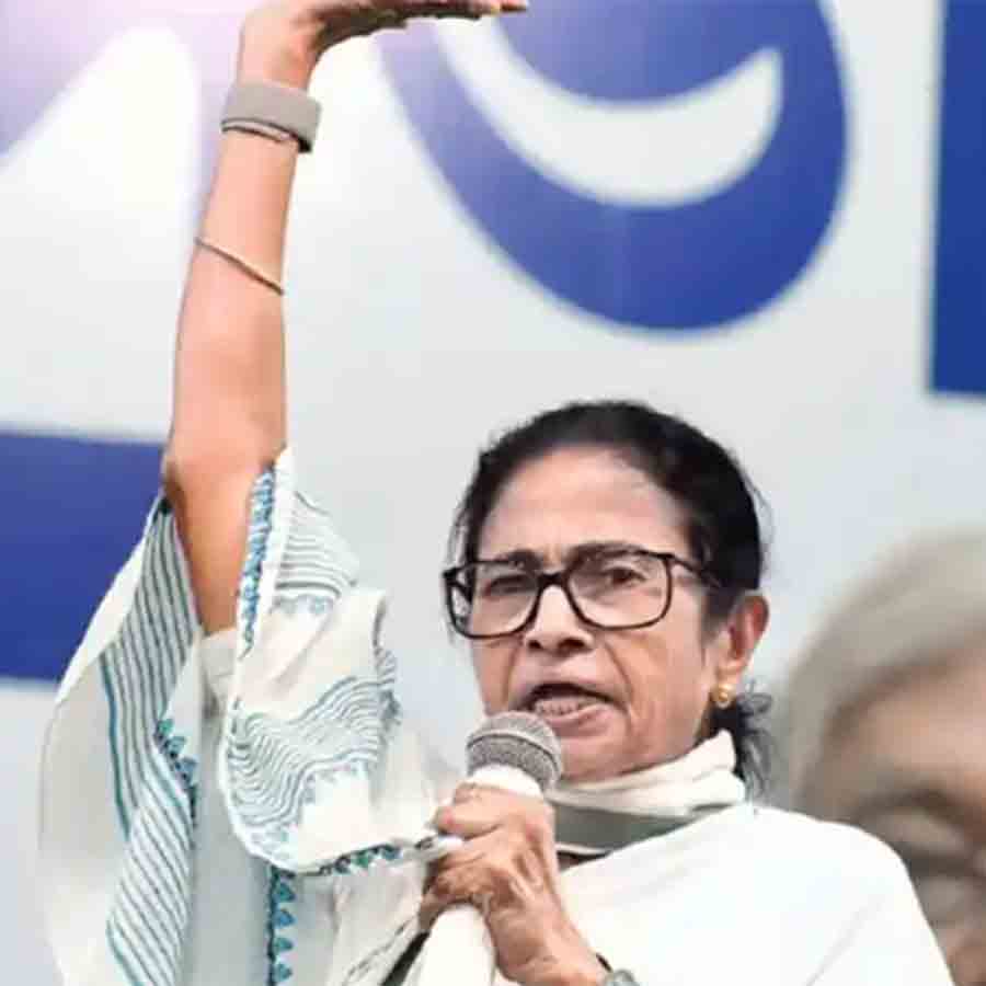 দুর্গাপুর সিটি সেন্টারের চতুরঙ্গ মাঠে জনসভায় মুখ্যমন্ত্রী।