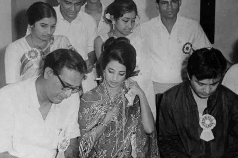 হেমন্ত মুখোপাধ্যায়, সুচিত্রা সেন, উত্তমকুমার।