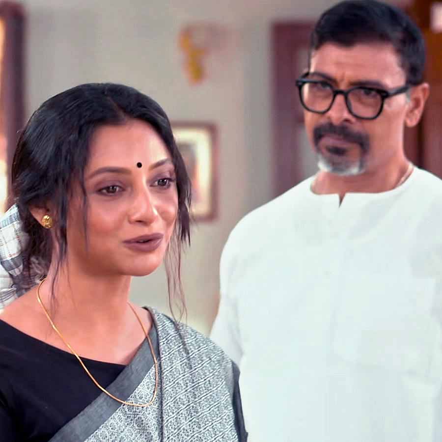 ‘চিরসখা’ ধারাবাহিকের পরিচালক ছিলেন দিগন্ত। 