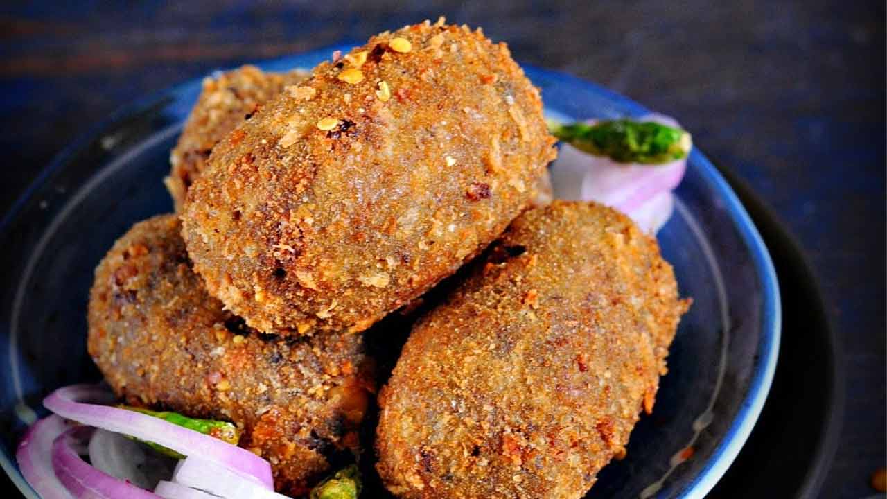 সুস্বাদু স্ন্যাক‌স ছাড়া জমবে না বৈশাখী আড্ডা।