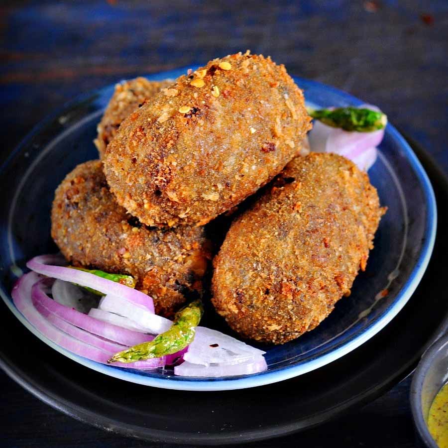 সুস্বাদু স্ন্যাক‌স ছাড়া জমবে না বৈশাখী আড্ডা।