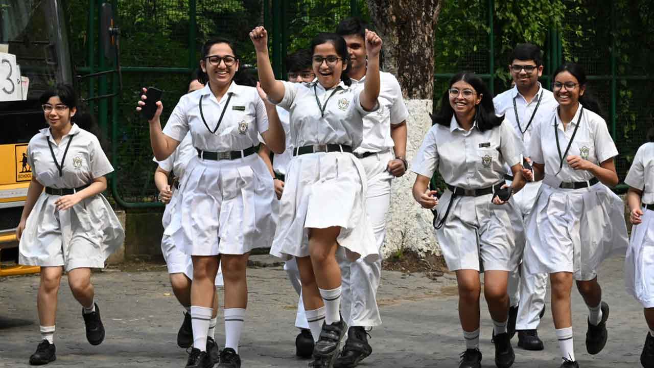 প্রকাশিত হল সিবিএসই দশম শ্রেণির ফল।