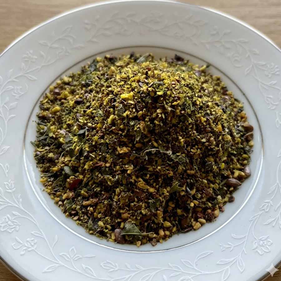 চাটনি দেখতে হবে এমনই, গুঁড়ো গুঁড়ো।