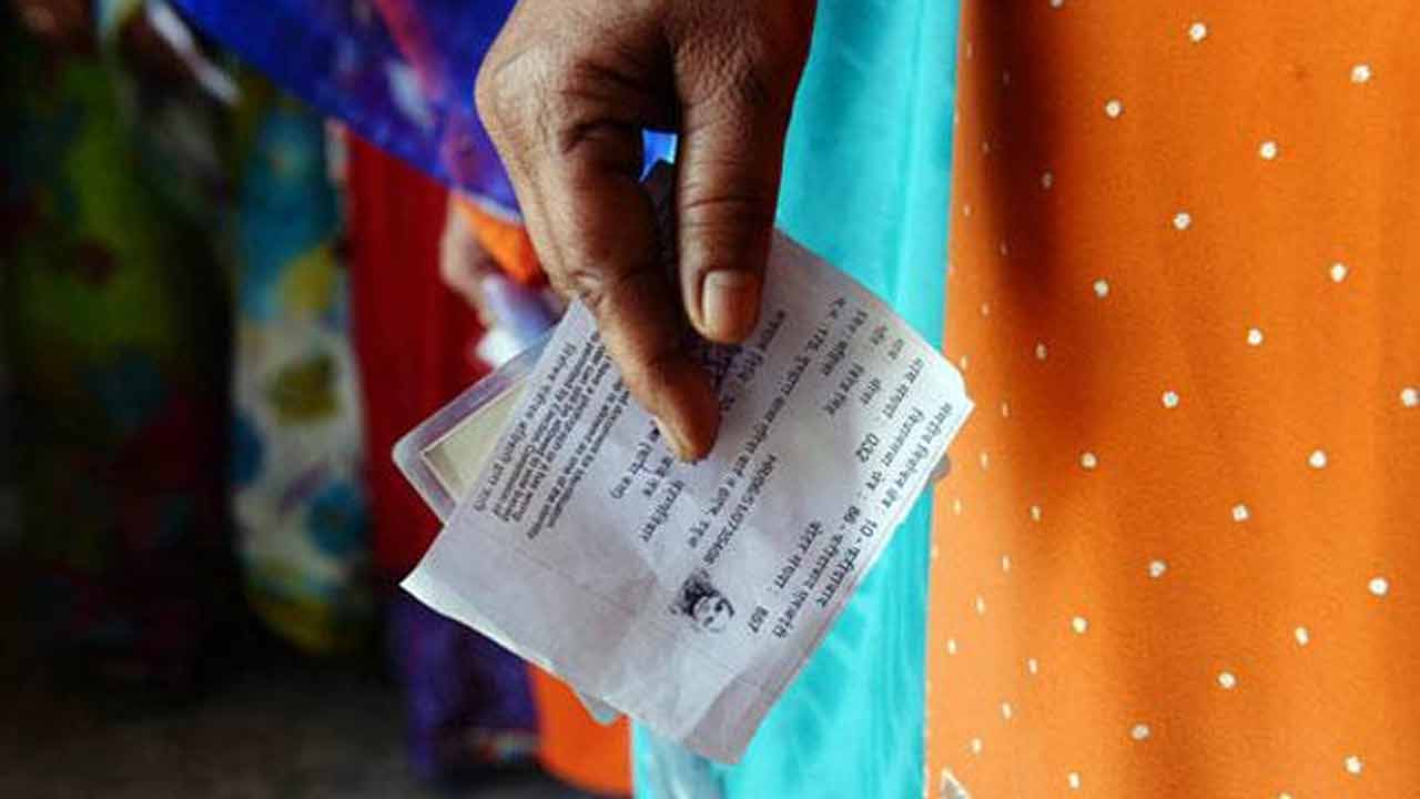 ভোটের স্লিপ বিলি করতে হবে বিএলও-দের।