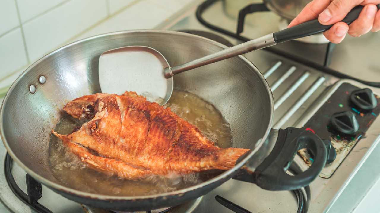 লোহার কড়াই কাজ করবে ননস্টিকের মতো।