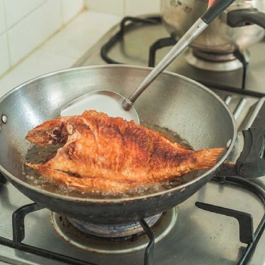 লোহার কড়াই কাজ করবে ননস্টিকের মতো।