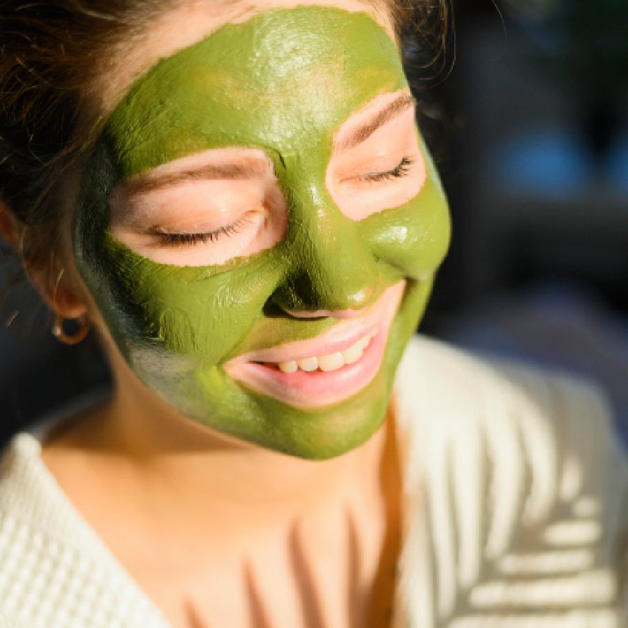 Sunburn & Rashes After a Long Day, How Neem Leaves Can Be Your Skin’s Best Friend