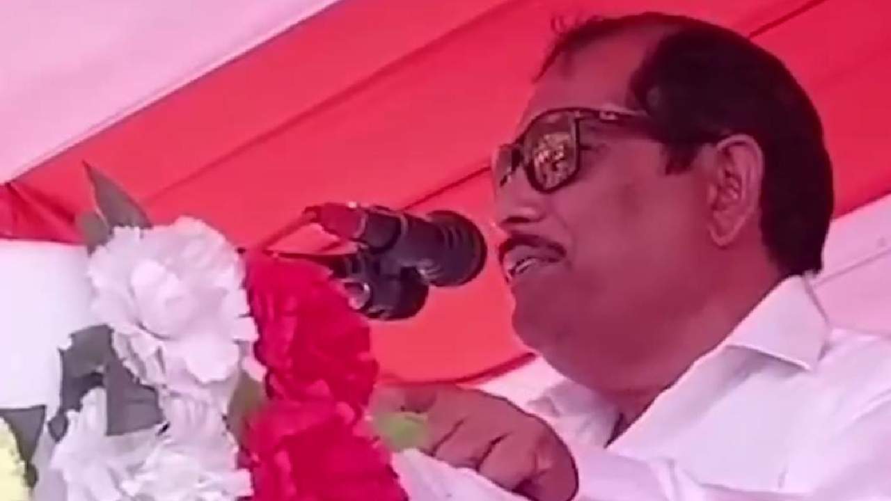 উত্তরপ্রদেশের গোপামউ কেন্দ্রের বিধায়ক শ্যাম প্রকাশ।