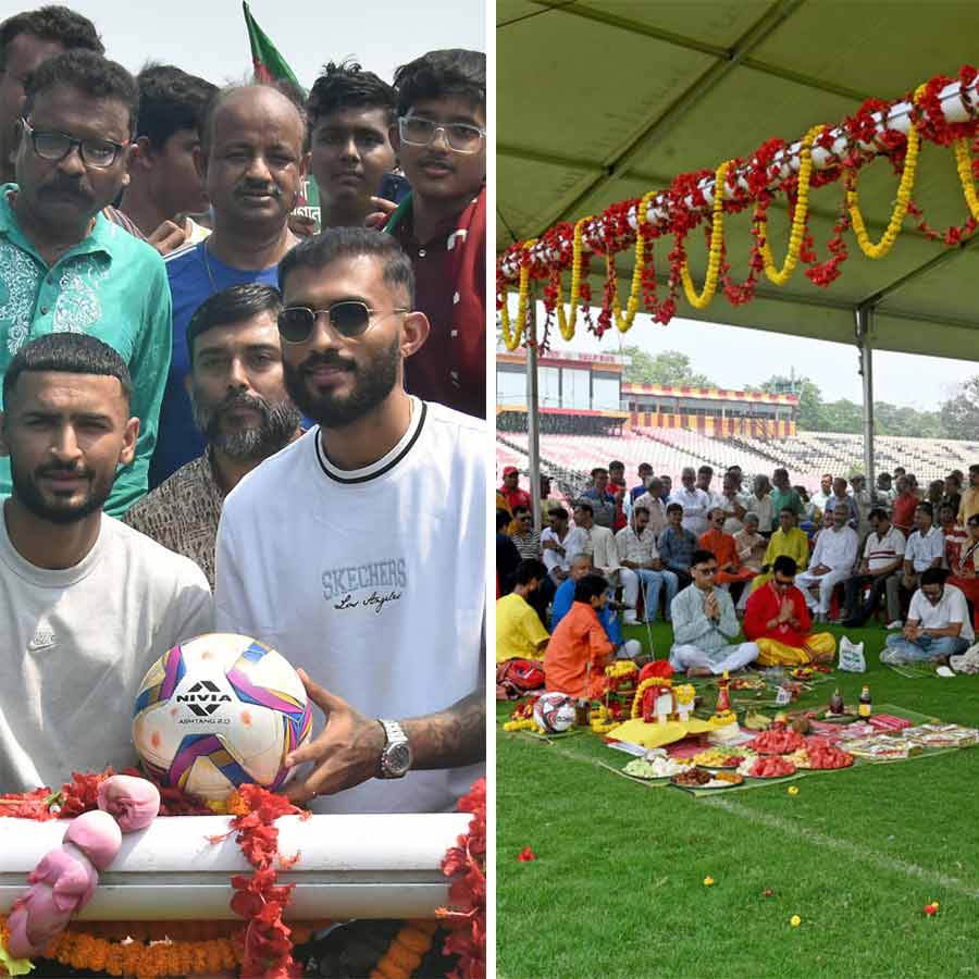 উৎসব: মোহনবাগান-ইস্টবেঙ্গলে বারপুজো।