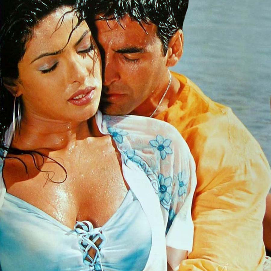 Sunil Darshan talks about Priyanka Chopra and Akshay Kumar’s rumored affair