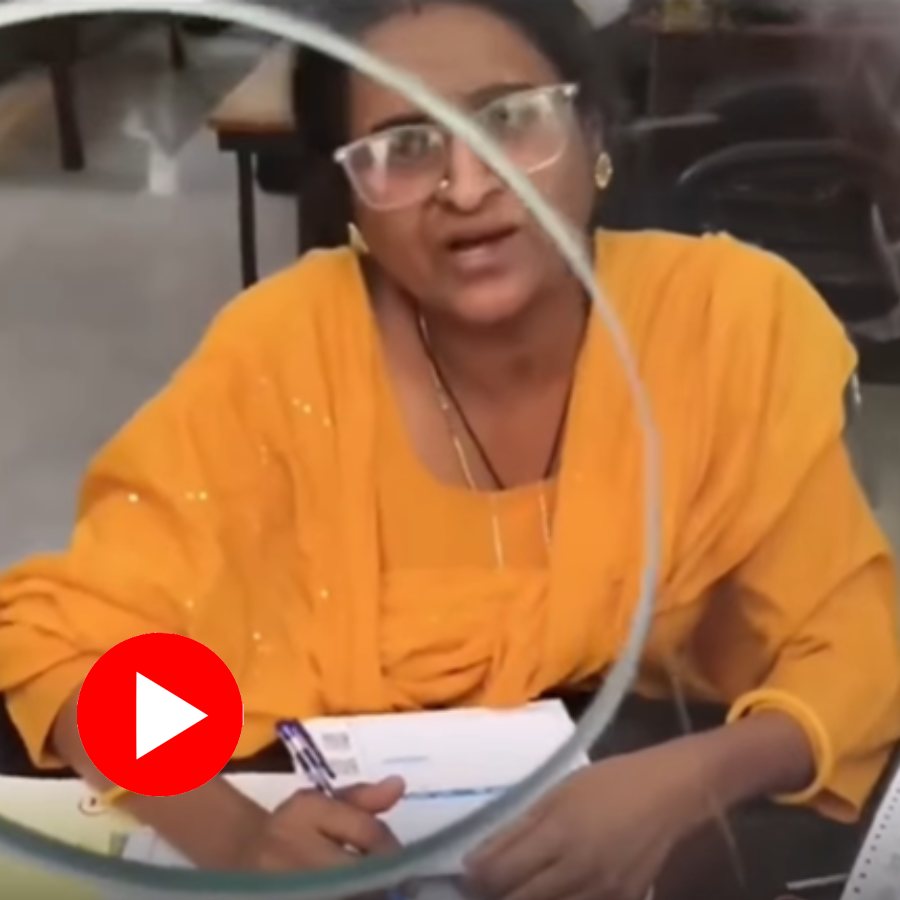 Video shows passengers shows anger to Bhopal railway staff for allegedly giving confirmed ticket to another man