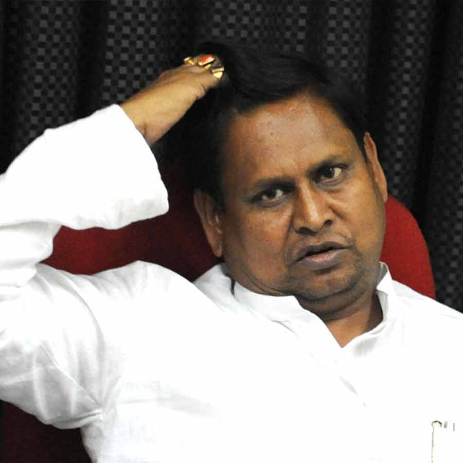 Humayun Kabir files case in Calcutta High Court over TMC\\\'s sting operation