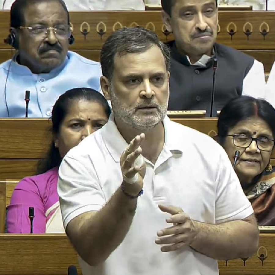 লোকসভায় মহিলা সংরক্ষণ বিল নিয়ে বক্তব্য রাহুল গান্ধীর। ছবি: পিটিআই।