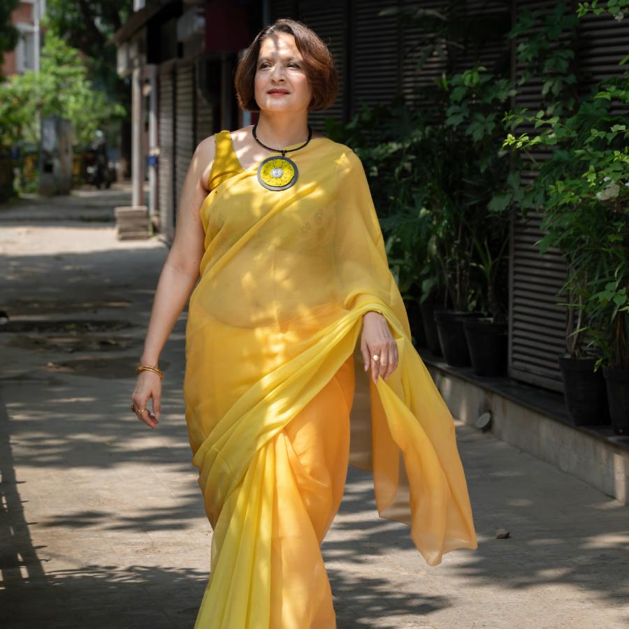 বিলাসিতার উচ্চাসন থেকে শুরু করে গরমে আরাম দিতে সে সমান ভাবে স্বচ্ছন্দ।