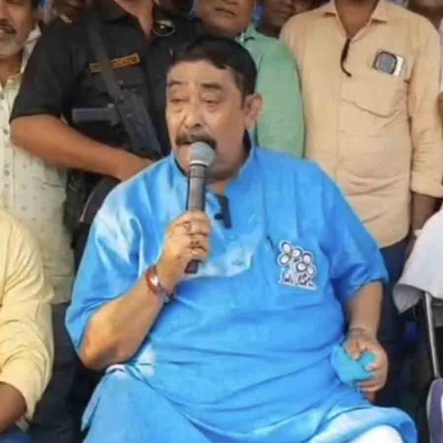 অনুব্রত মণ্ডল।