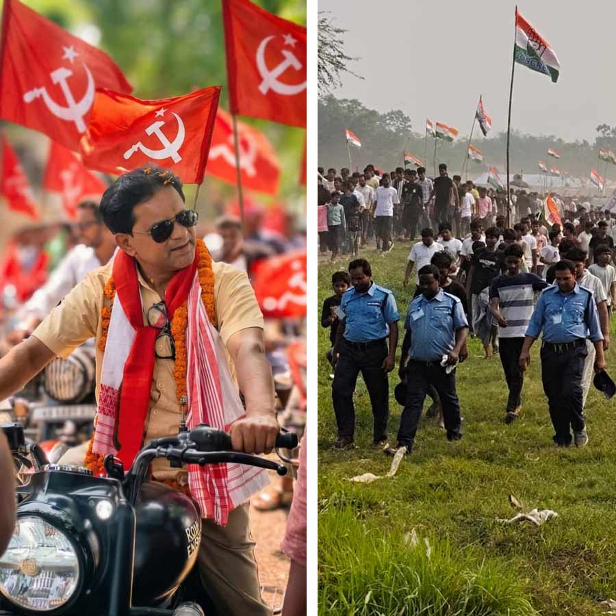 (বাঁ দিকে) ডোমকলে প্রচারে সিপিএম প্রার্থী মুস্তাফিজুর রহমান (রানা) এবং কংগ্রেসের সমাবেশে জনতা। শমসেরগঞ্জে। (ডান দিকে)।