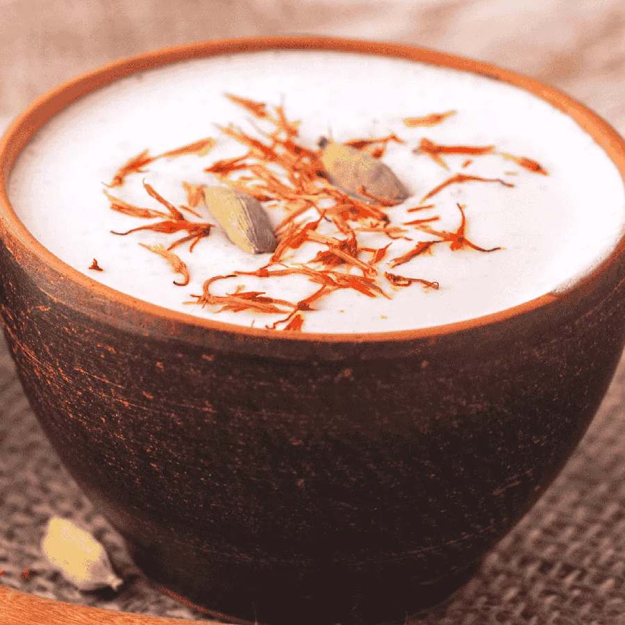 লস্যি খেলেই ঘুম পায়! নেপথ্যে কোন কারণ থাকতে পারে?