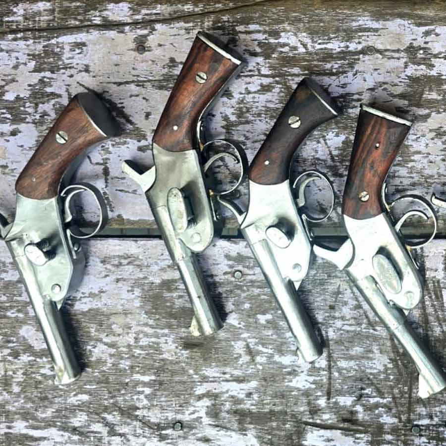 Police recover money and weapons in various parts of Kolkata, special instructions issued for hotels by Lalbazar