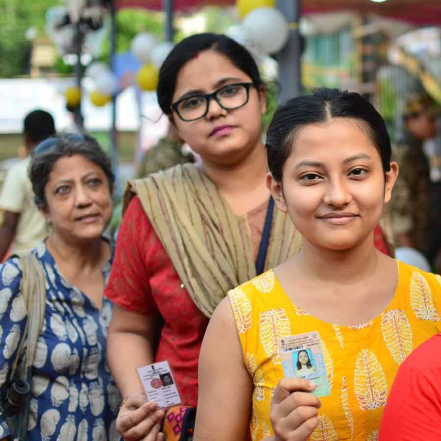 West Bengal Adds Nearly 5 Lakh New Voters, Says Election Commission