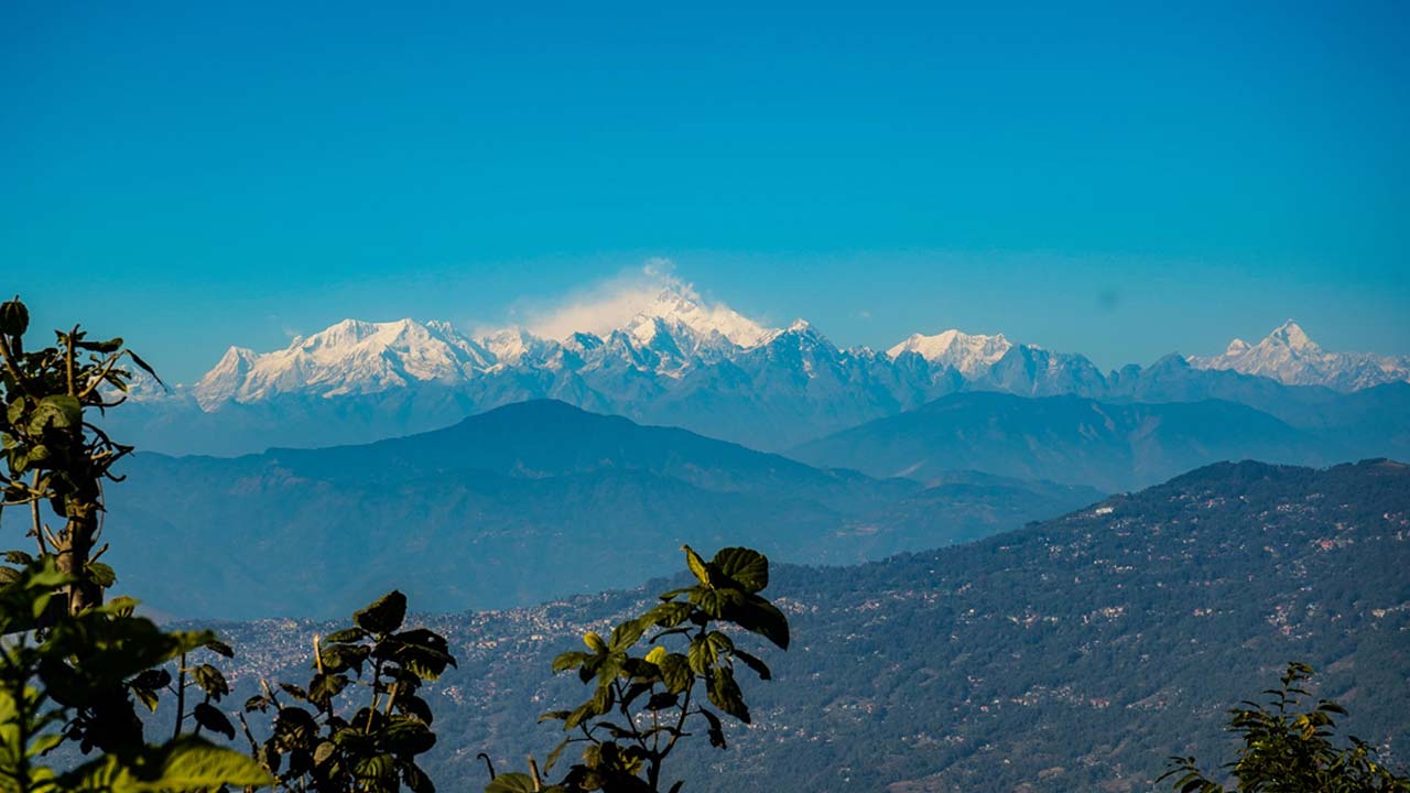 গন্তব্য হোক কালিম্পঙের  ক্যানভাসের মতো সুন্দর জনপদ চারখোল।