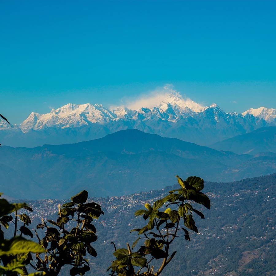 গন্তব্য হোক কালিম্পঙের  ক্যানভাসের মতো সুন্দর জনপদ চারখোল।