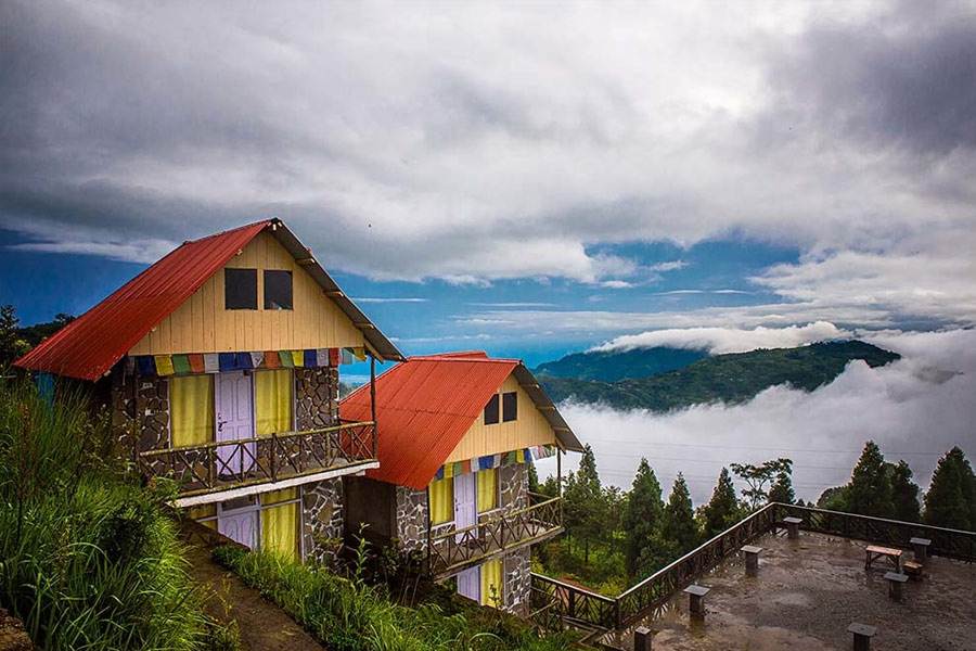 গ্রামটির নাম চারখোল।